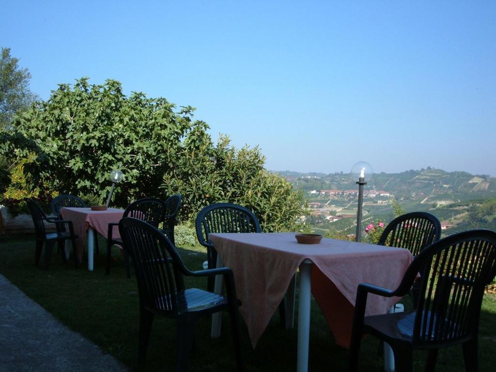 モンテーウ・ロエーロ Agriturismo Cascina Vronaヴィラ エクステリア 写真