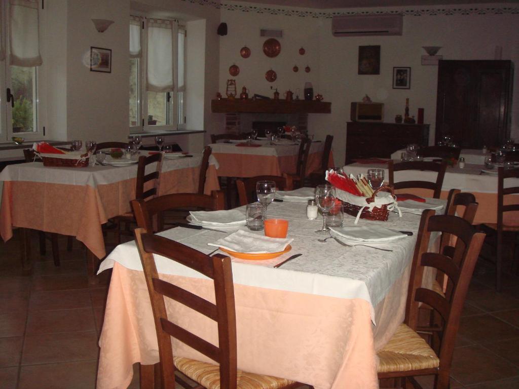 モンテーウ・ロエーロ Agriturismo Cascina Vronaヴィラ エクステリア 写真